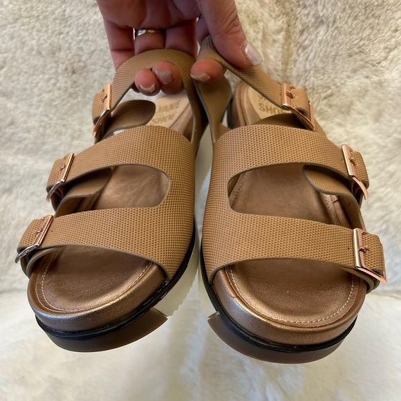 JANE AND THE SHOE Nola Tan Sandals with Adjustable Straps NWOT Sz-8.5. C - Picture 6 of 9